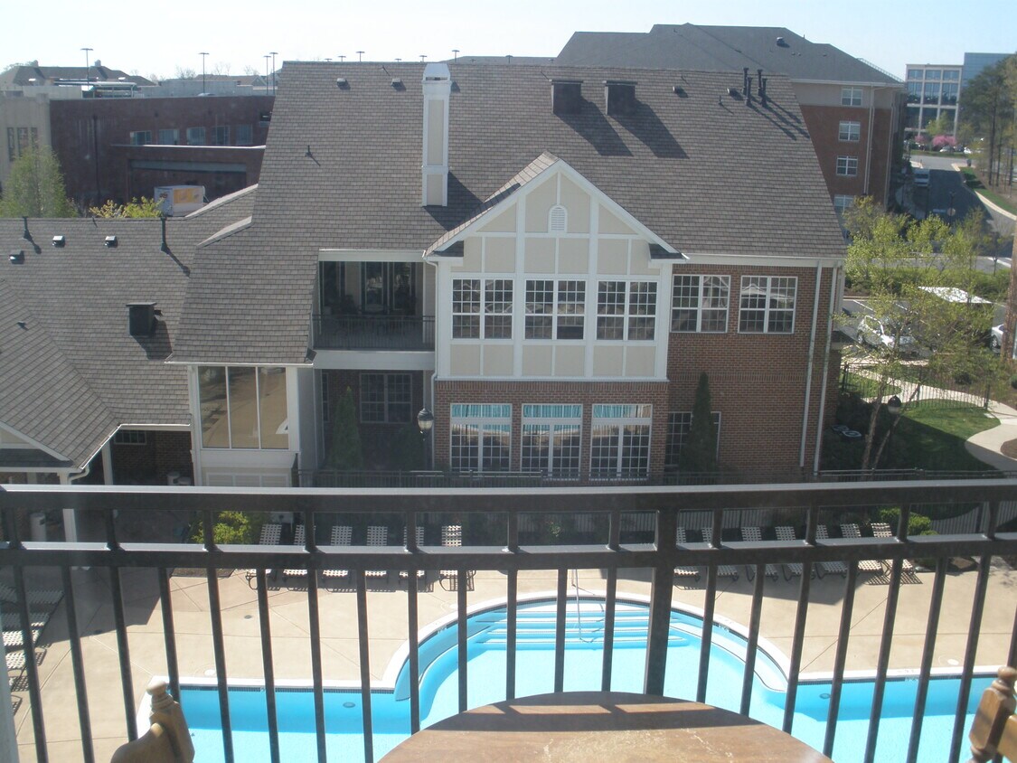 Building Photo - 12954 Centre Park Cir