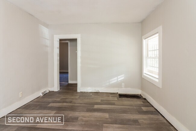 Foto del edificio - 7022 S Benton Ave