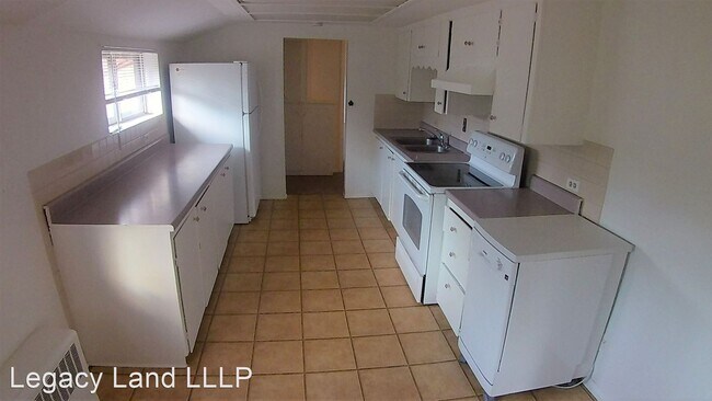 Building Photo - 2 br, 2 bath House - 3321 S Emerson St