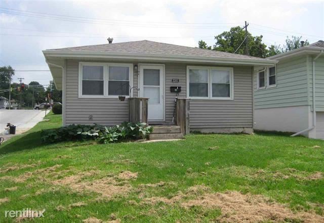 Primary Photo - 3 br, 1.5 bath House - 2203 S 43rd St