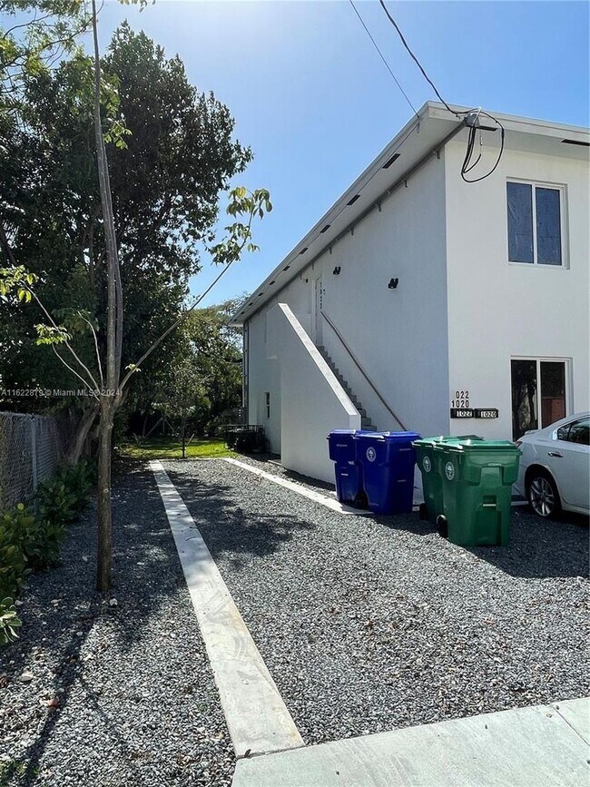 Building Photo - 1020 NW 29th Terrace