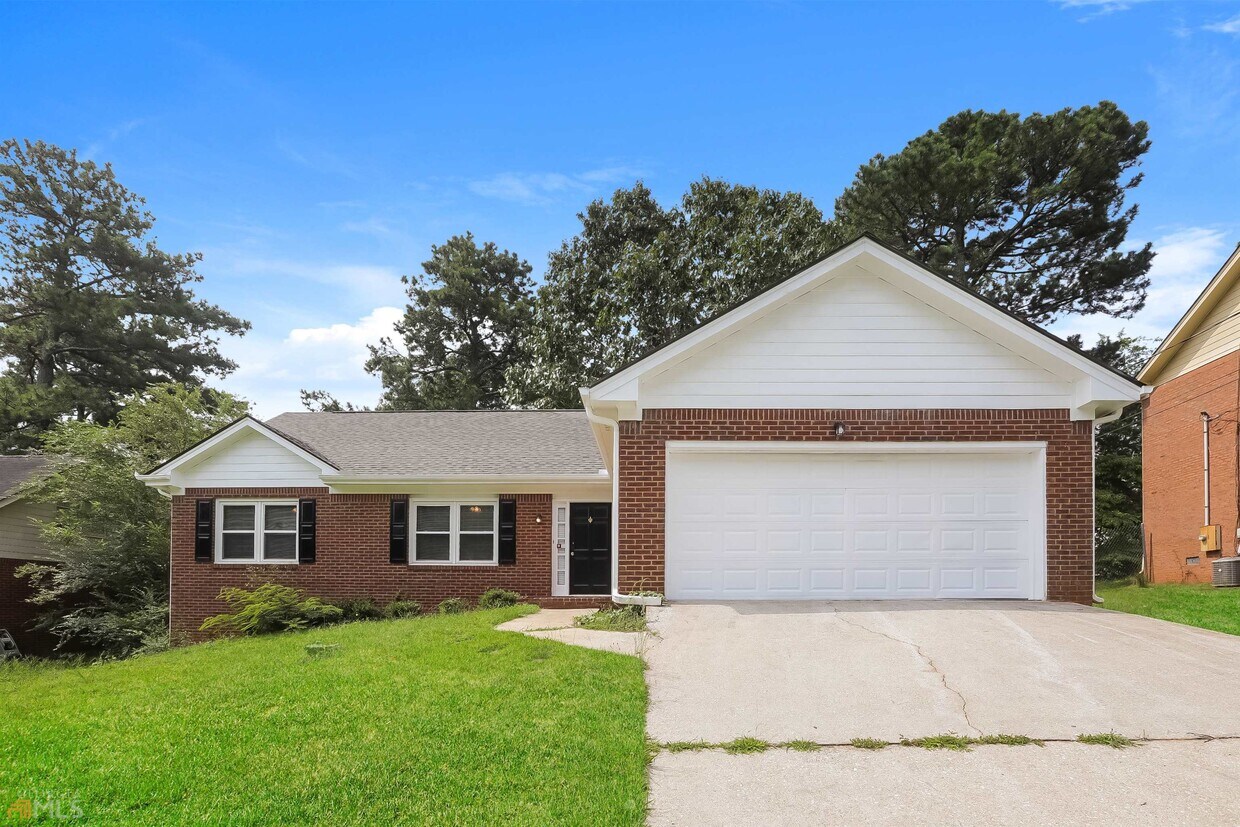 6409 Phillips Pl, Lithonia, GA 30058 House Rental in Lithonia, GA