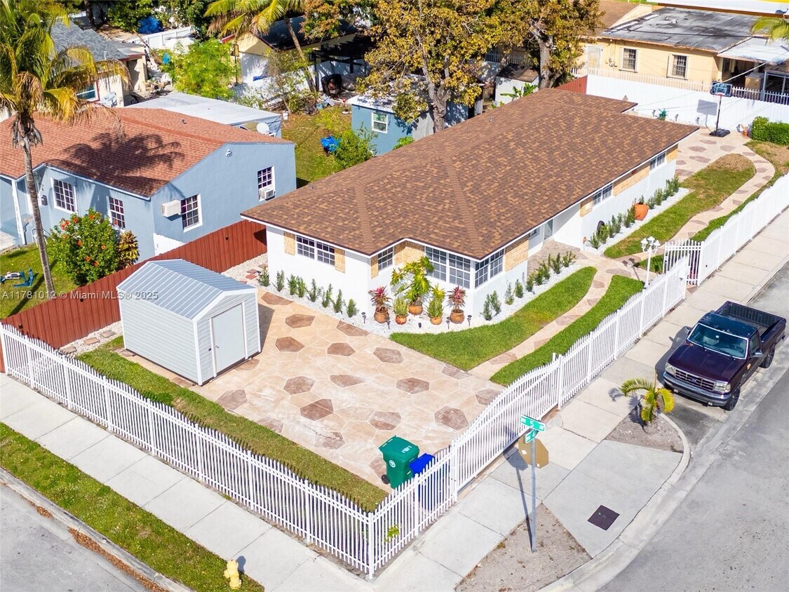 Foto principal - 431 NW 47th St