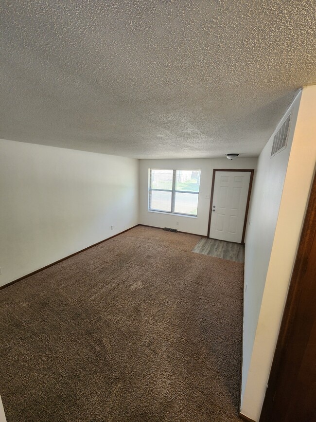 Building Photo - 5105 S Brooks Dr