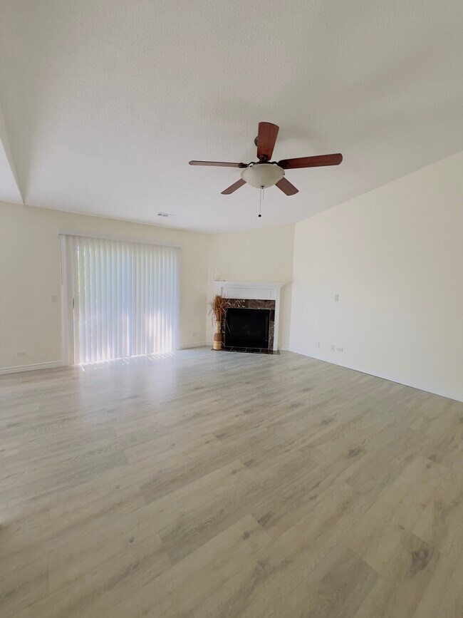 Family room - 607 Buckskin Ln