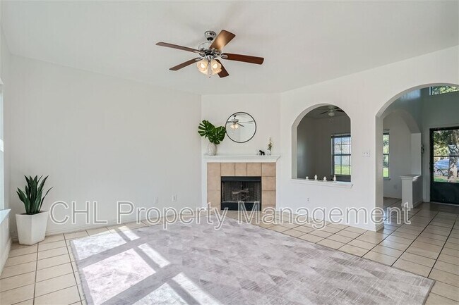 Building Photo - 17905 Maxa Dr