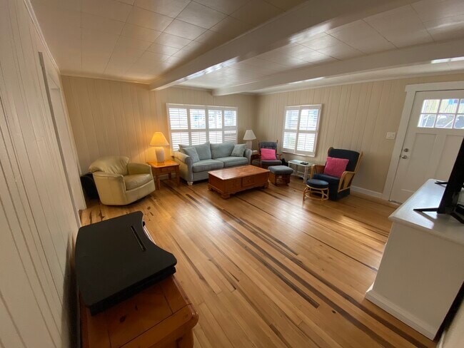 Living room - 8601 W Gulf Blvd