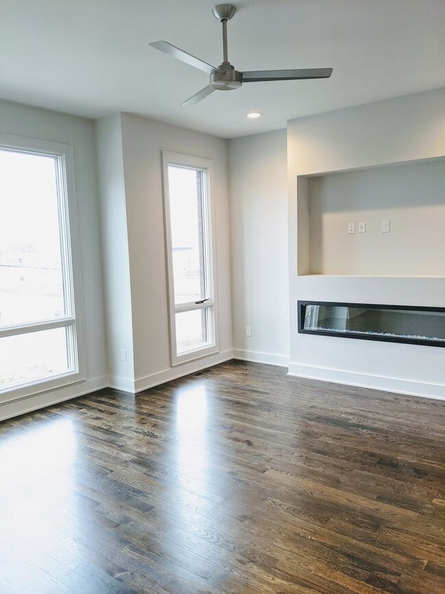 Foto del edificio - Luxury Townhome in Desirable Germantown Neighborhood