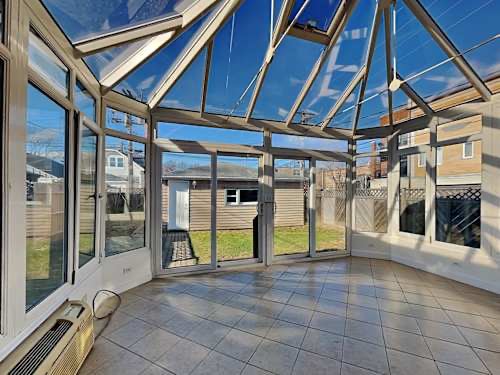 Foto del edificio - 2652 Maple St