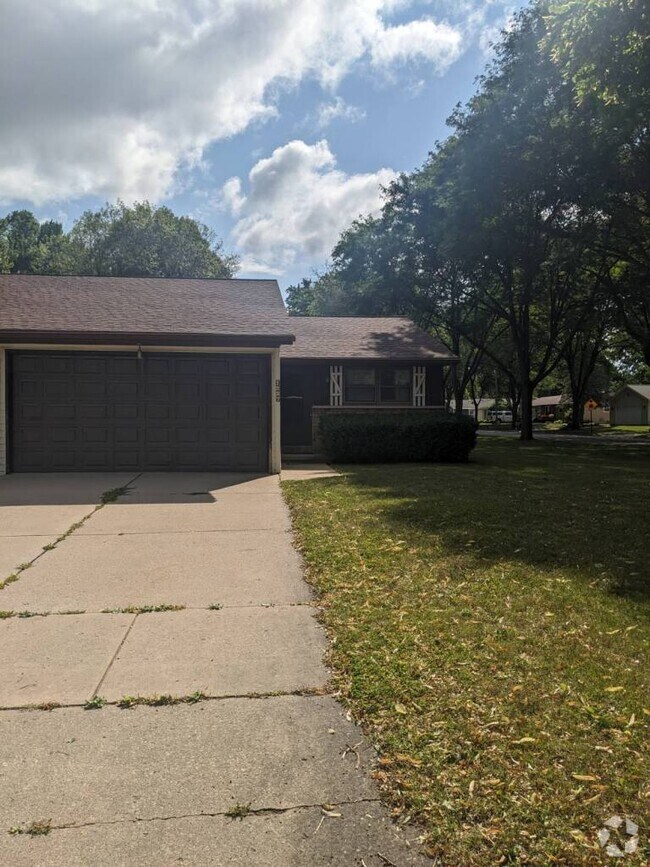 Apartments For Rent in Hobart, WI 1 Rentals