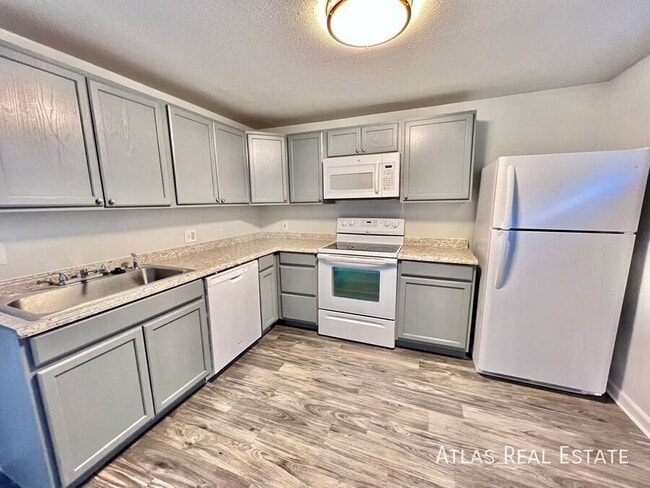 Photo - 1016 Magnolia St Apartment