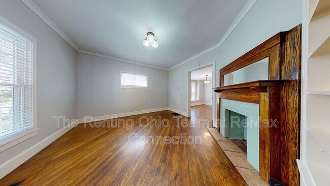 Building Photo - 137 Carhart St