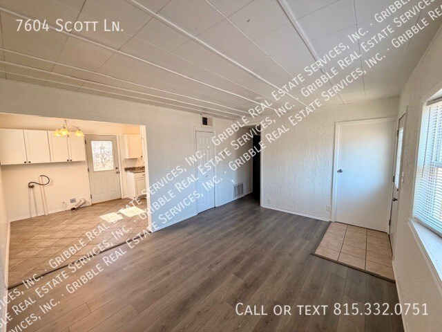 Foto del edificio - 7604 Scott Ln
