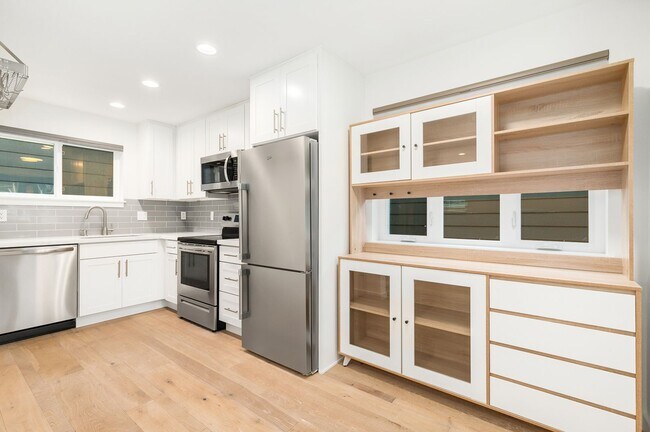 Foto del edificio - Newer 2 Bedroom Home in the Phinney Area