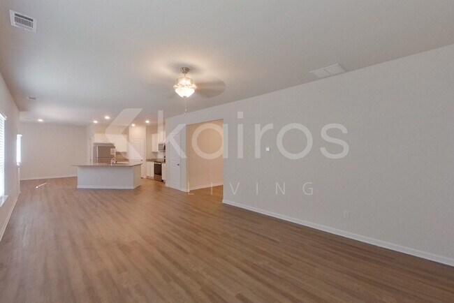 Building Photo - 3440 Bridgewood Dr