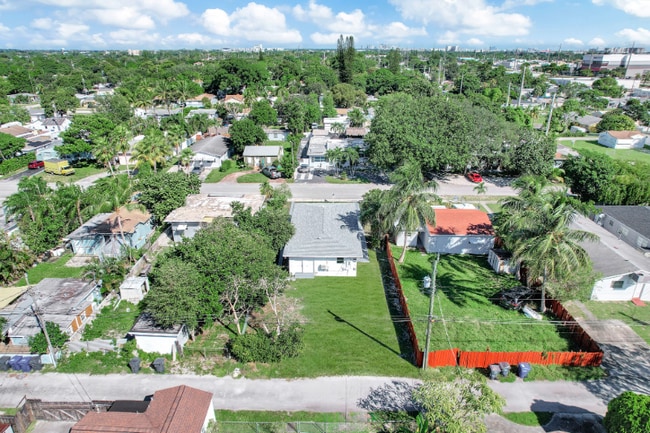 Foto del edificio - 2212 Roosevelt St