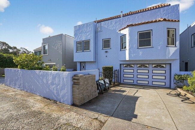 Entrada para vehículos y garaje - 60 Goleta Ave