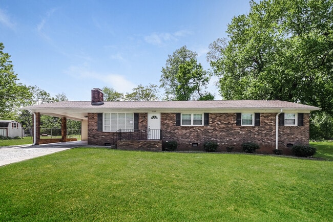 Building Photo - 5160 Largo Dr