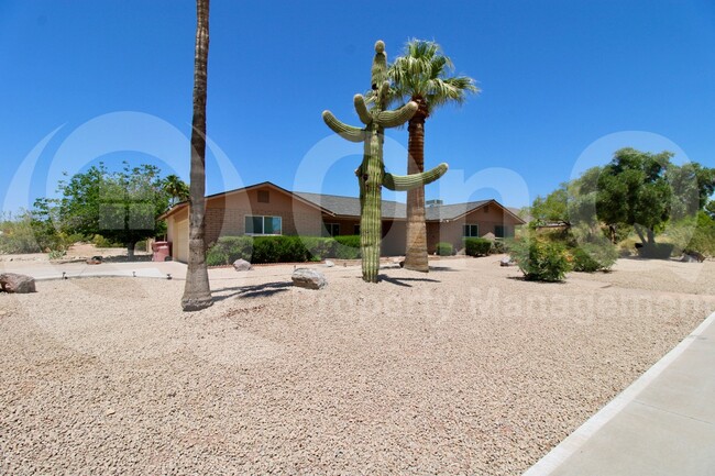 Foto del edificio - 10312 E Cactus Rd