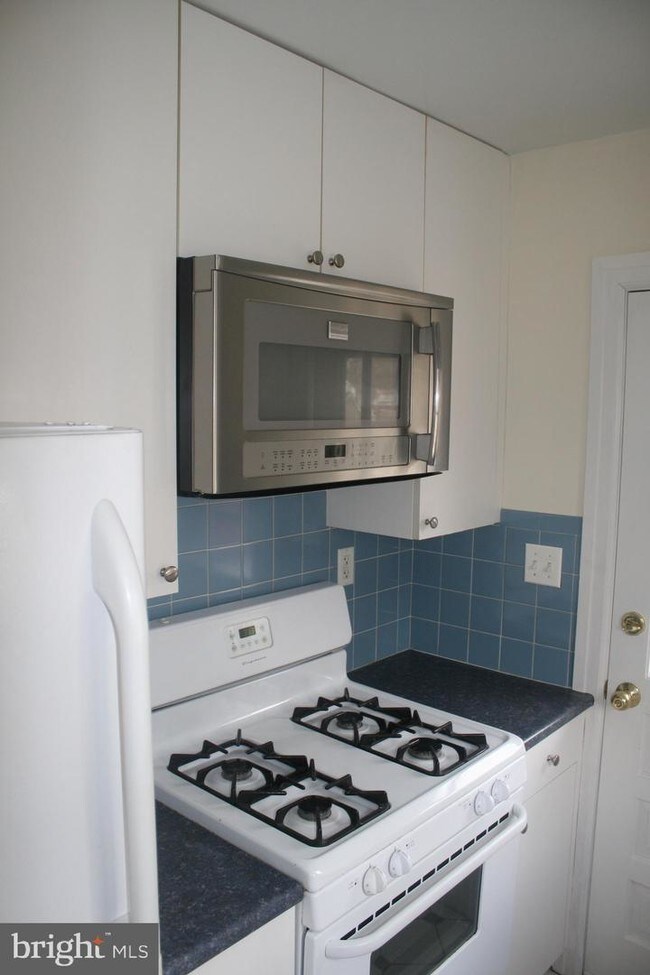 Building Photo - 1009 Parkside Ave