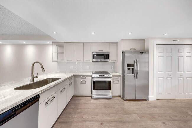 Foto del edificio - 800 E Cypress Ln