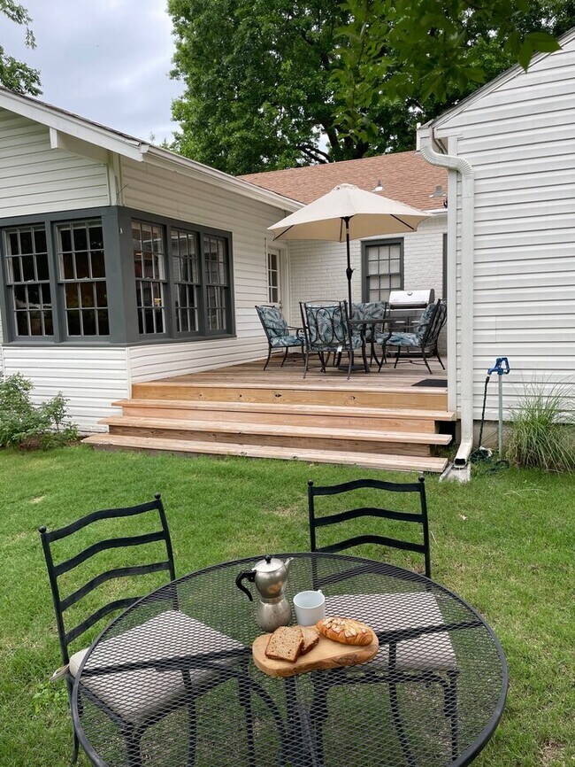 Foto del edificio - Blissful Brookside Abode- 3/2-Utica Sq/EXP...