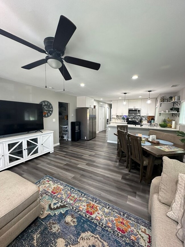 Building Photo - Inviting 3-Bedroom | 2-Bathroom Home in National City