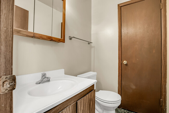 3 Bedroom Townhomes have Powder Rooms - Beaver Creek Apartments