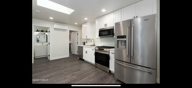 Building Photo - 1572 Rhinestone Ct