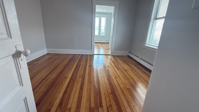 Building Photo - 464 Wethersfield Ave
