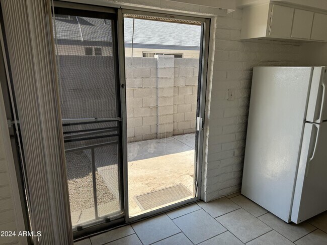 Building Photo - 6709 E Angus Dr