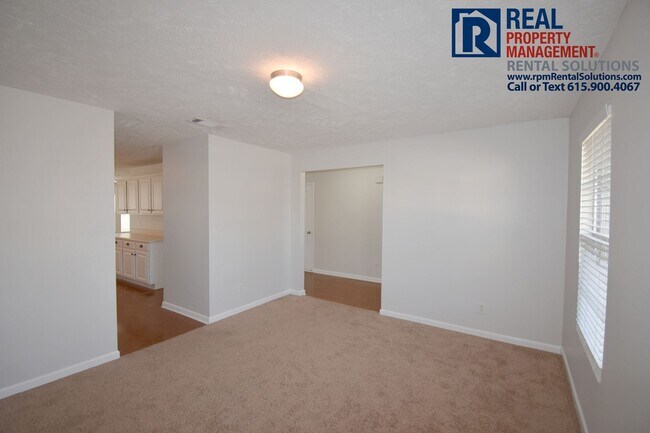 Building Photo - 4BR/3BA in Blackman Farms, triple Blackman schools, washer and dryer included, fenced yard!