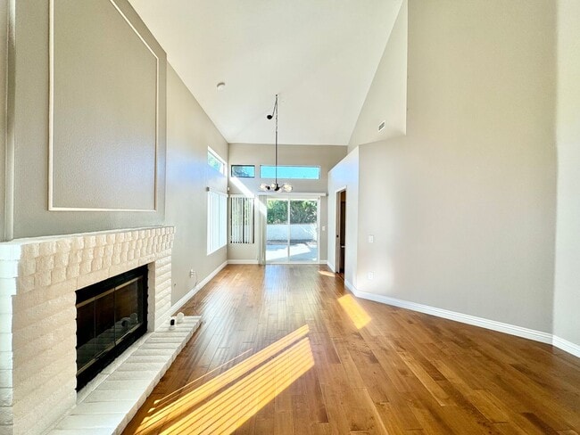 Foto del edificio - Beautiful 3Bd/2.5Ba Home Located In Carmel...