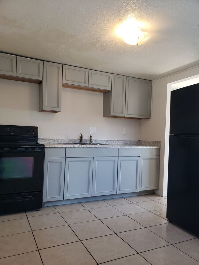 Foto del edificio - Affordable Three-Bedroom Home