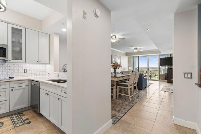 Foto del edificio - 102 Yacht Harbor Dr