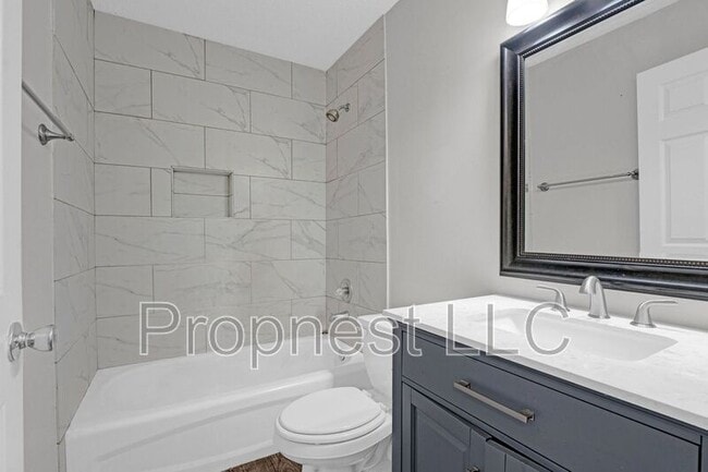 Building Photo - 870 Barrington Woods Cove