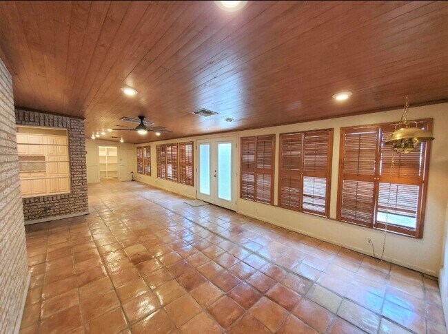 Foto del edificio - 21 Larkwood Ln