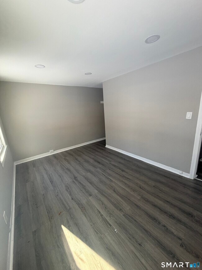 Building Photo - 58 Victory Dr