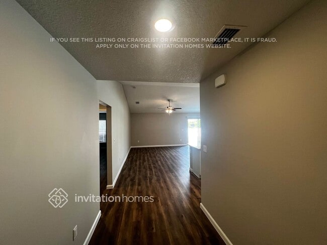 Foto del edificio - 1109 SW Khan Dr