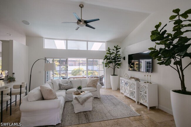 Foto del edificio - 386 Ashbury Way