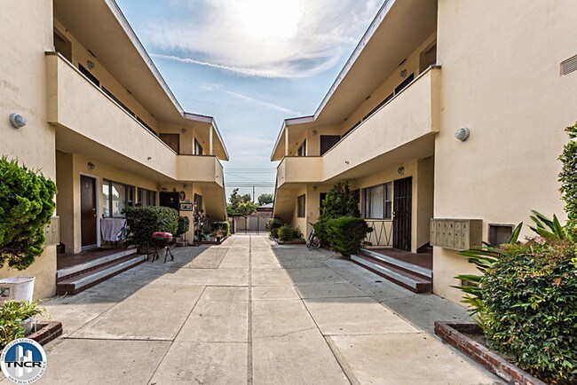 Building Photo - 10955 Pioneer Blvd