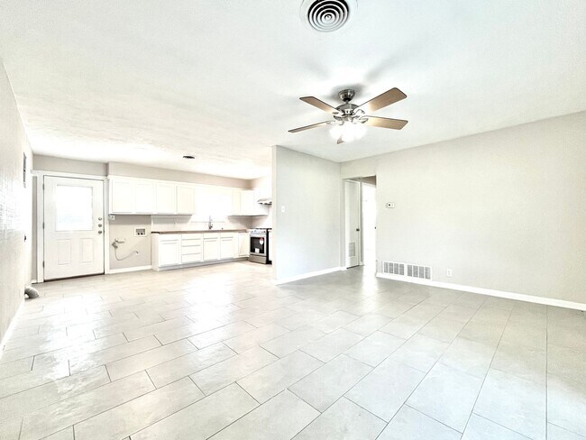 Foto del edificio - 2614 Denison St