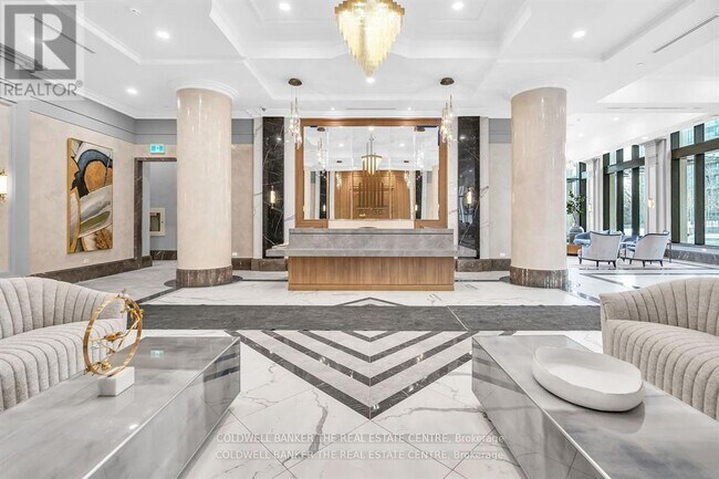 Photo du bâtiment - 30 Elm Dr W