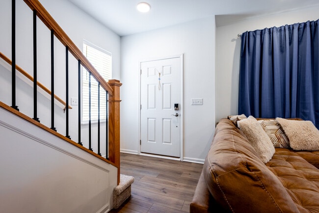 Building Photo - 1300 Kentwood Dr