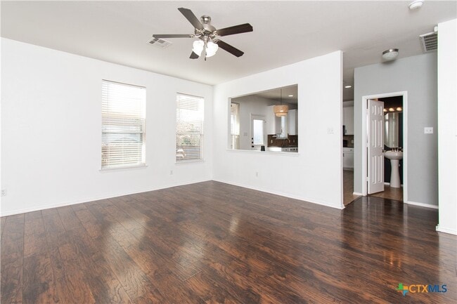 Foto del edificio - 2608 Moose Hide Dr