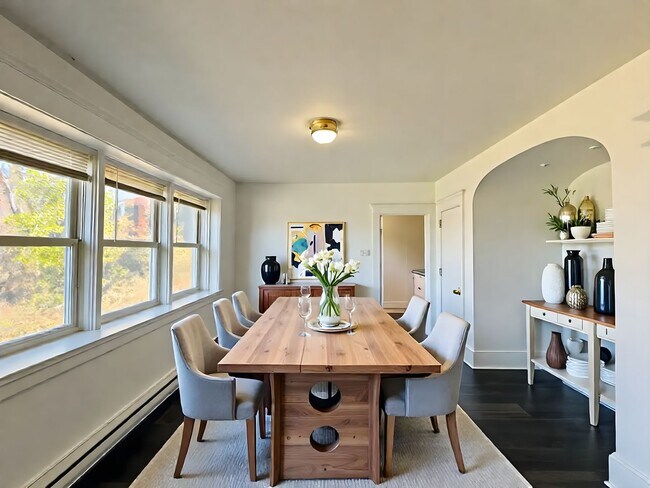 Foto del edificio - 2710 Woodlawn St