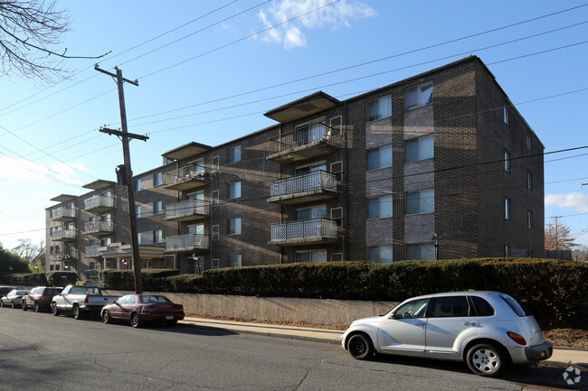 Building Photo - Yorkshire Apartments