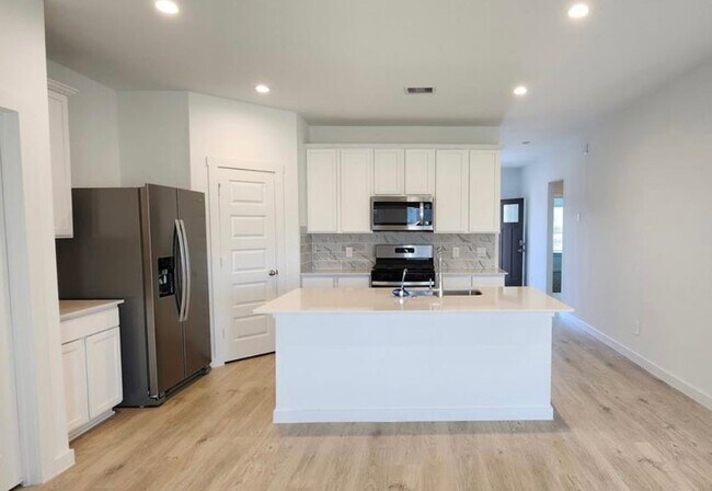 Building Photo - 3926 Pierce Pl Ln