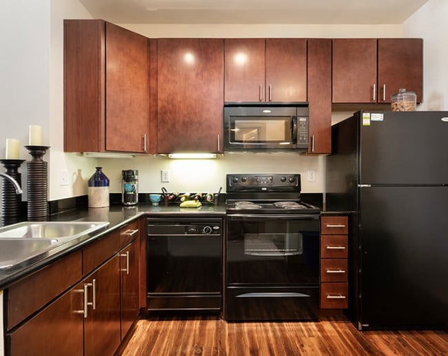 Foto del edificio - 810 E 9th St