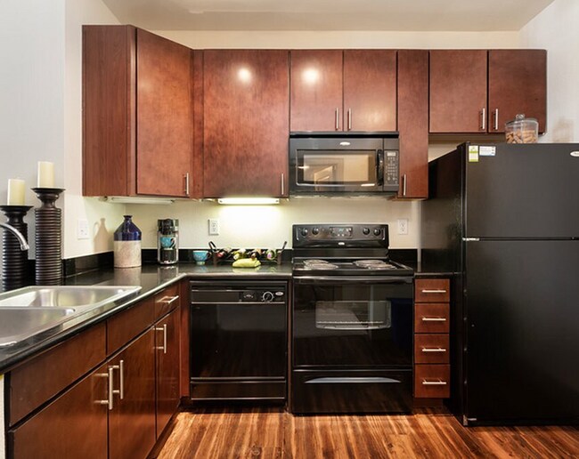 Foto del edificio - 810 E 9th St